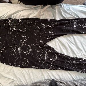 POP Fit Black and White Marble Leggings